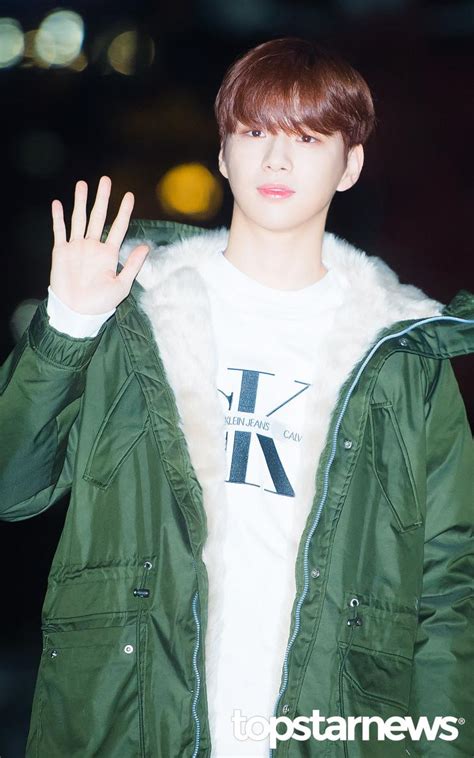 강다니엘(KANGDANIEL) .